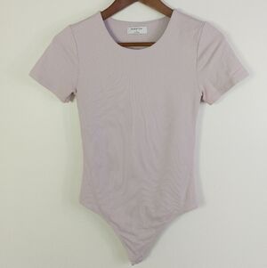 Aritzia Babaton Contour Crew Short Sleeve Bodysuit Pink Size Small